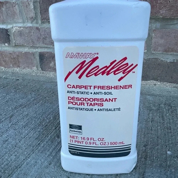 Vintage 1987 Amway Medley Carpet Freshener 16.9 Oz Bottle Anti Static 80% - Picture 2 of 3